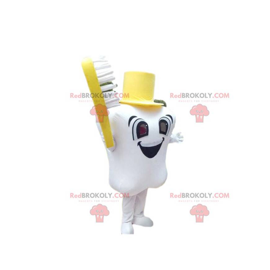 Reusachtige tand mascotte met een tandenborstel, tandarts