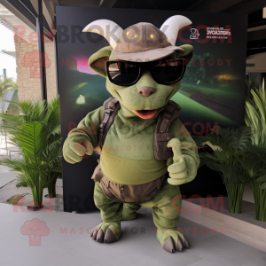 Olive Triceratops mascotte...