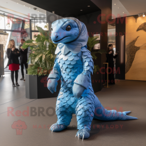 Sky Blue Pangolin mascotte...