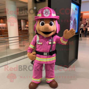 Pink Fire Fighter mascotte...