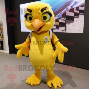 Yellow Falcon mascotte...