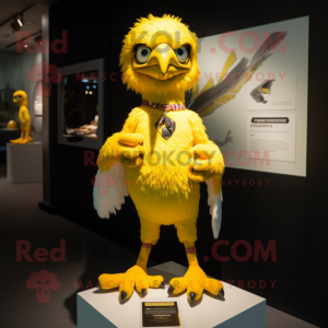 Yellow Falcon mascotte...