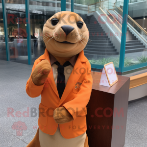 Orange Sea Lion maskot...