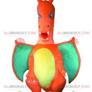 Mascotte di Charizard, famoso drago in Pokemon, drago arancione
