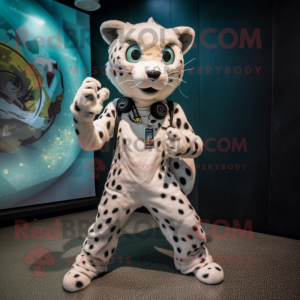 White Cheetah mascotte...