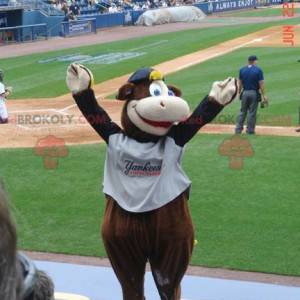 Smiling brown and white cow mascot - Redbrokoly.com