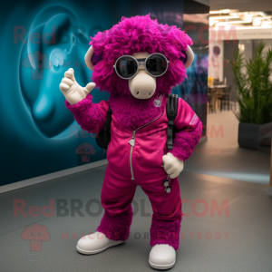 Magenta Ram mascotte...