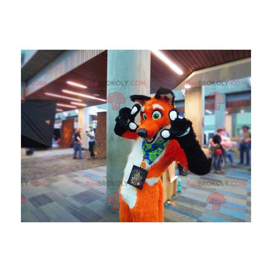 Svart og hvit oransje rev maskot - Redbrokoly.com Svart og hvit oransje rev maskot - Redbrokoly.com