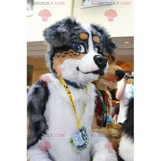 Mascotte de chien gris marron et blanc - Redbrokoly.com