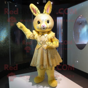Złoty królik w kostiumie...