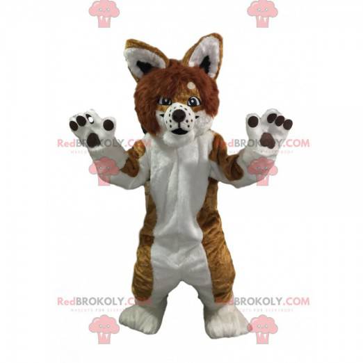 Mascotte de chien avec de la fourrure blanche et marron -