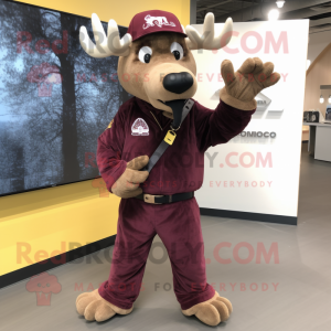 Maroon Elk maskot kostume...