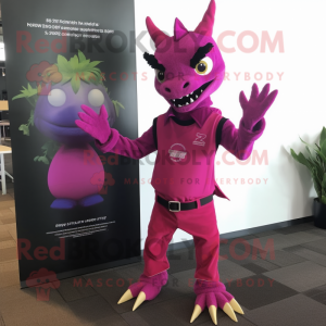 Magenta Chupacabra mascotte...