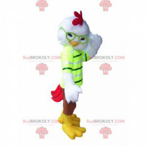 Mascote de frango com óculos e uma roupa colorida -
