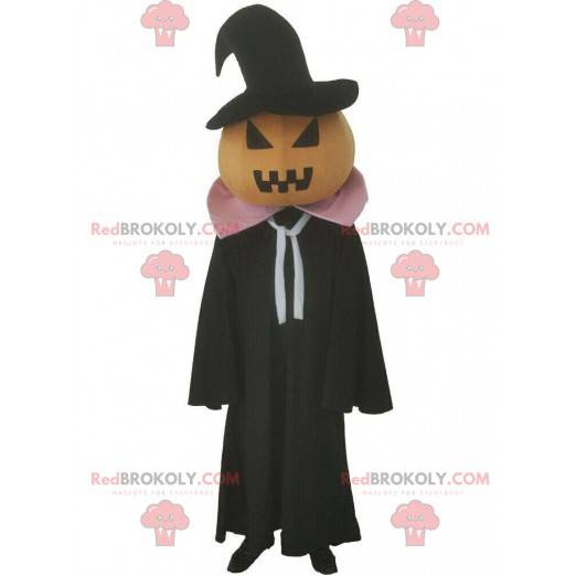 Kürbismaskottchen mit einem schwarzen Umhang, Halloween-Kostüm