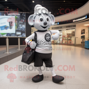 Silver Guinness maskot...