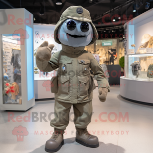 Gray Army Soldier mascotte...