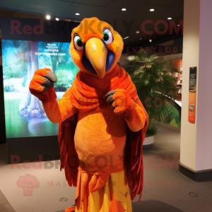 Orange Macaw mascotte...